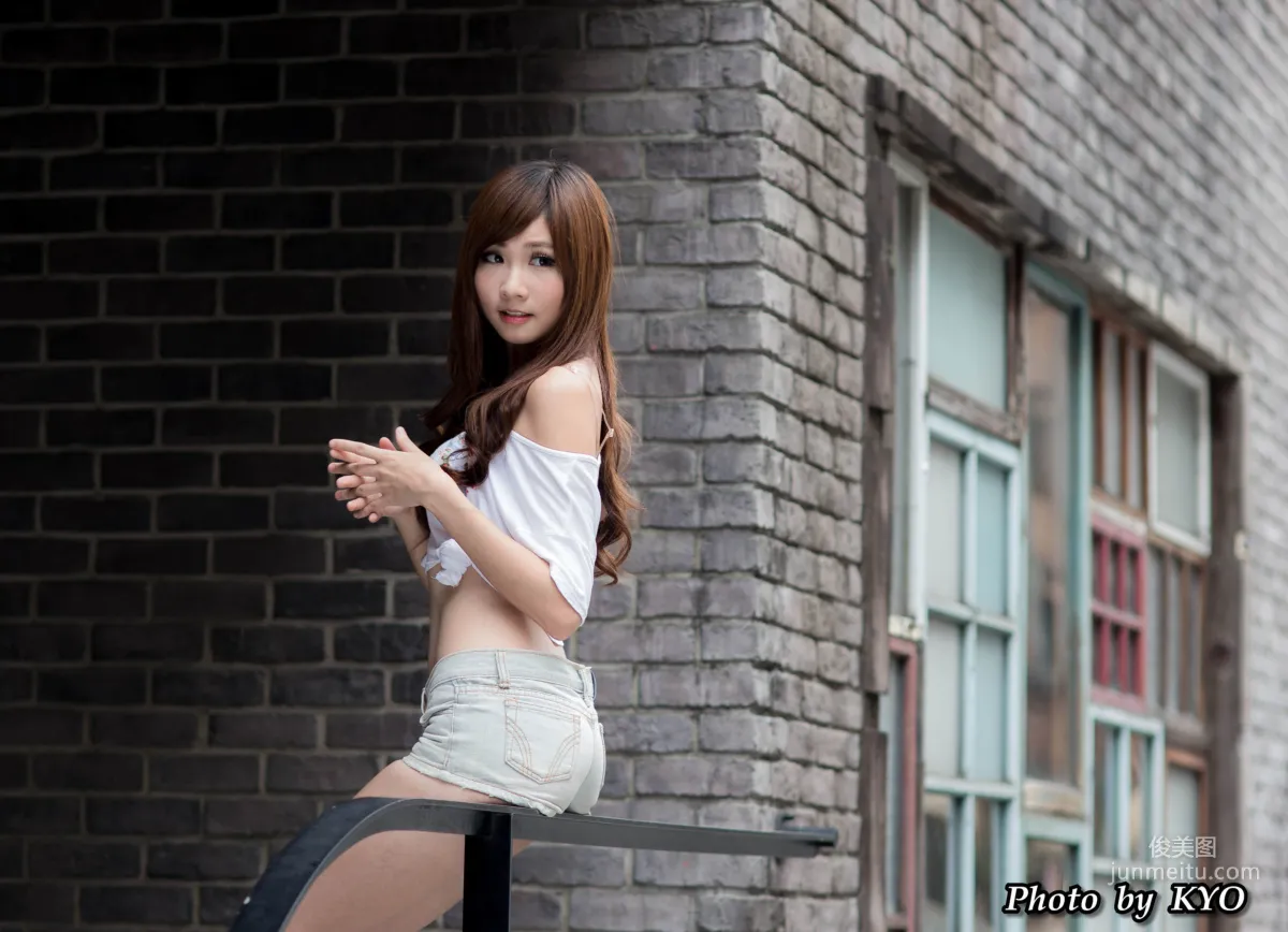 Zhang Yazhu Chu, Blooming in Zhongxiao Dunhua Outdoor Shoot Photo Set photo 2