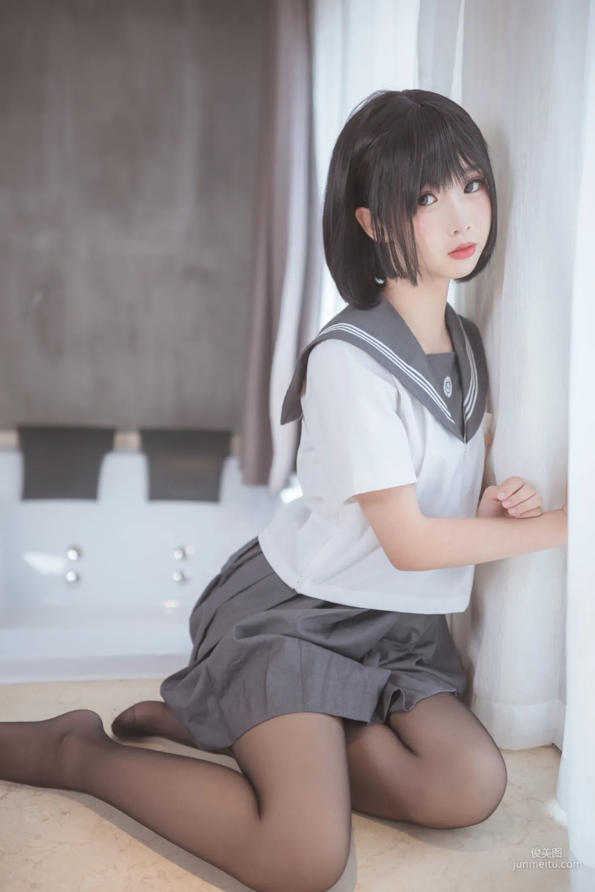 面餅仙兒《腦内少女 黑絲JK》 [福利COSPLAY] 寫真集 2