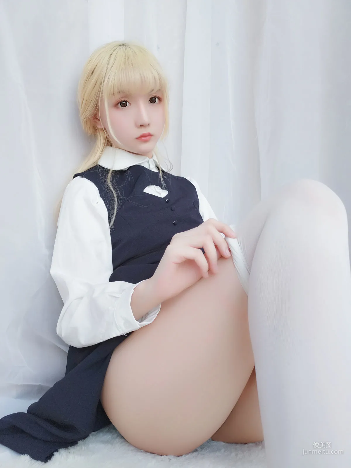 Coser Girl Xingzhi Chichi, Happy Holiday Pack [Cosplay] Photo Set photo 53