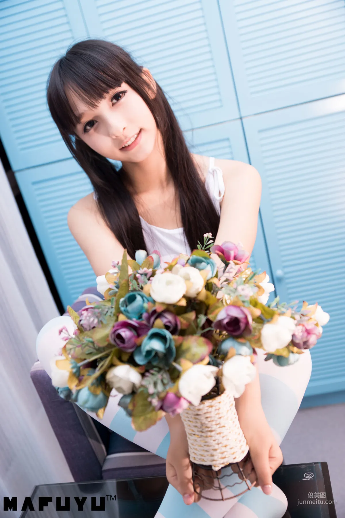 神楽坂真冬《藍白條紋系列》 [COSPLAY少女] 寫真集 17