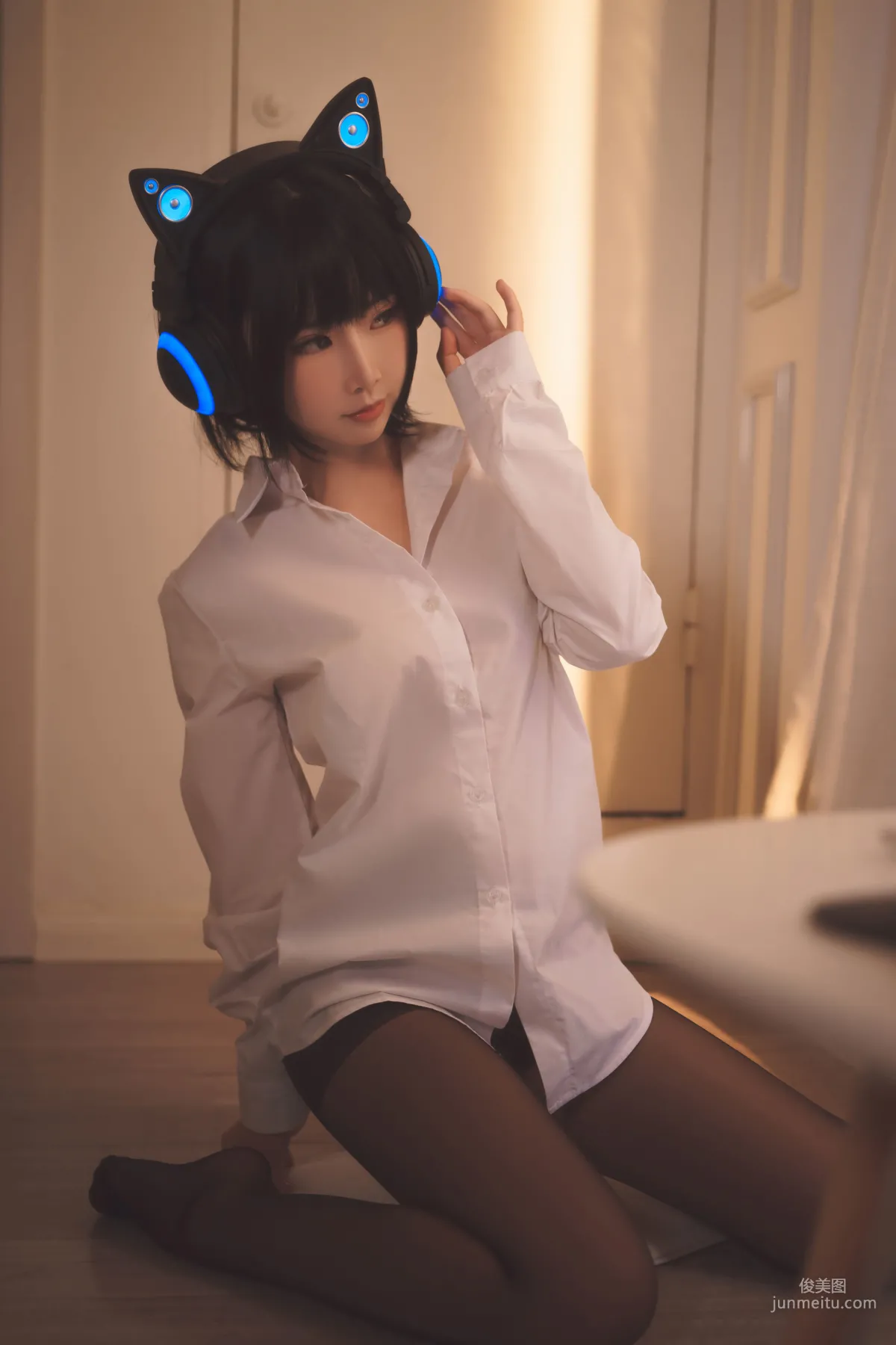 面饼仙儿《猫耳耳机》 [福利COSPLAY] 写真集4