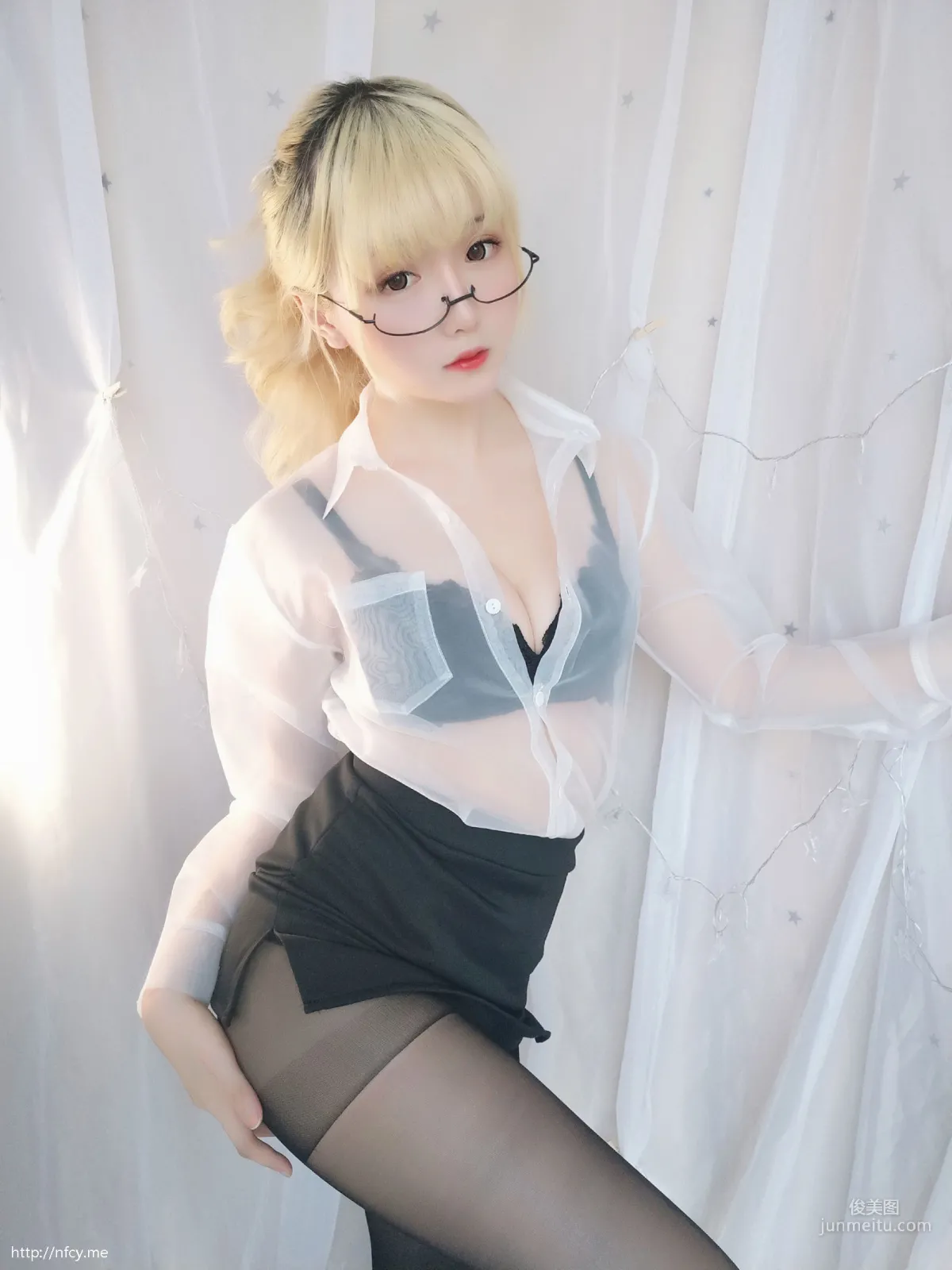 星之遲遲 《今晚加班包》 [福利COSPLAY] 寫真集 11