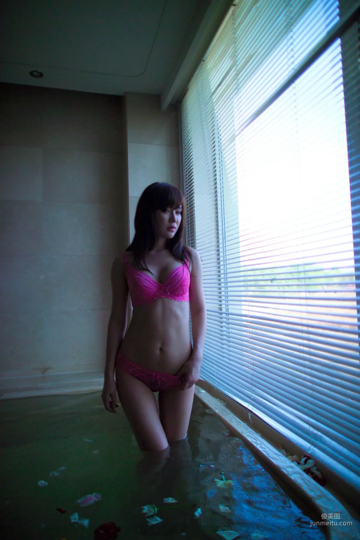 Han Zixuan, Hotel Bathtub Private Shoot Set photo 81