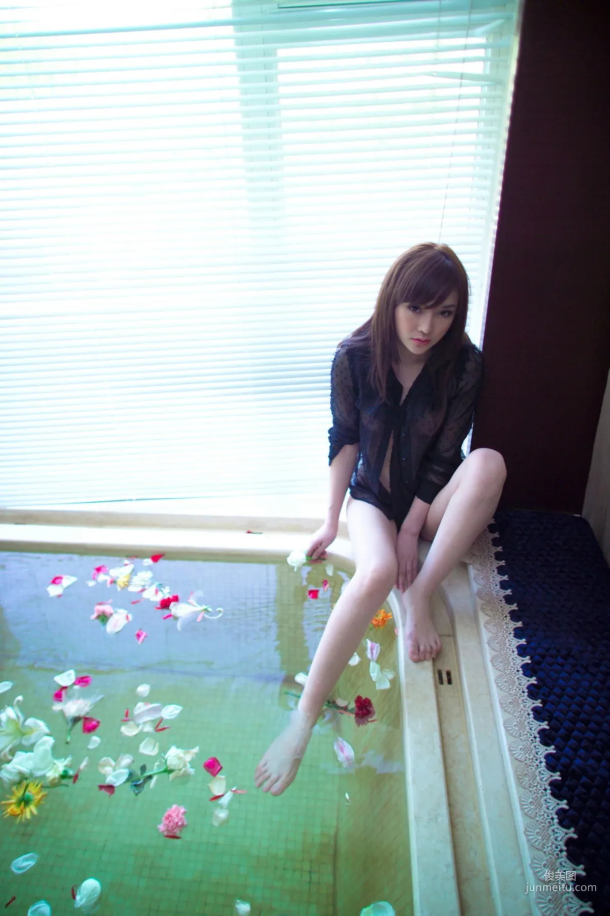 Han Zixuan, Hotel Bathtub Private Shoot Set photo 48