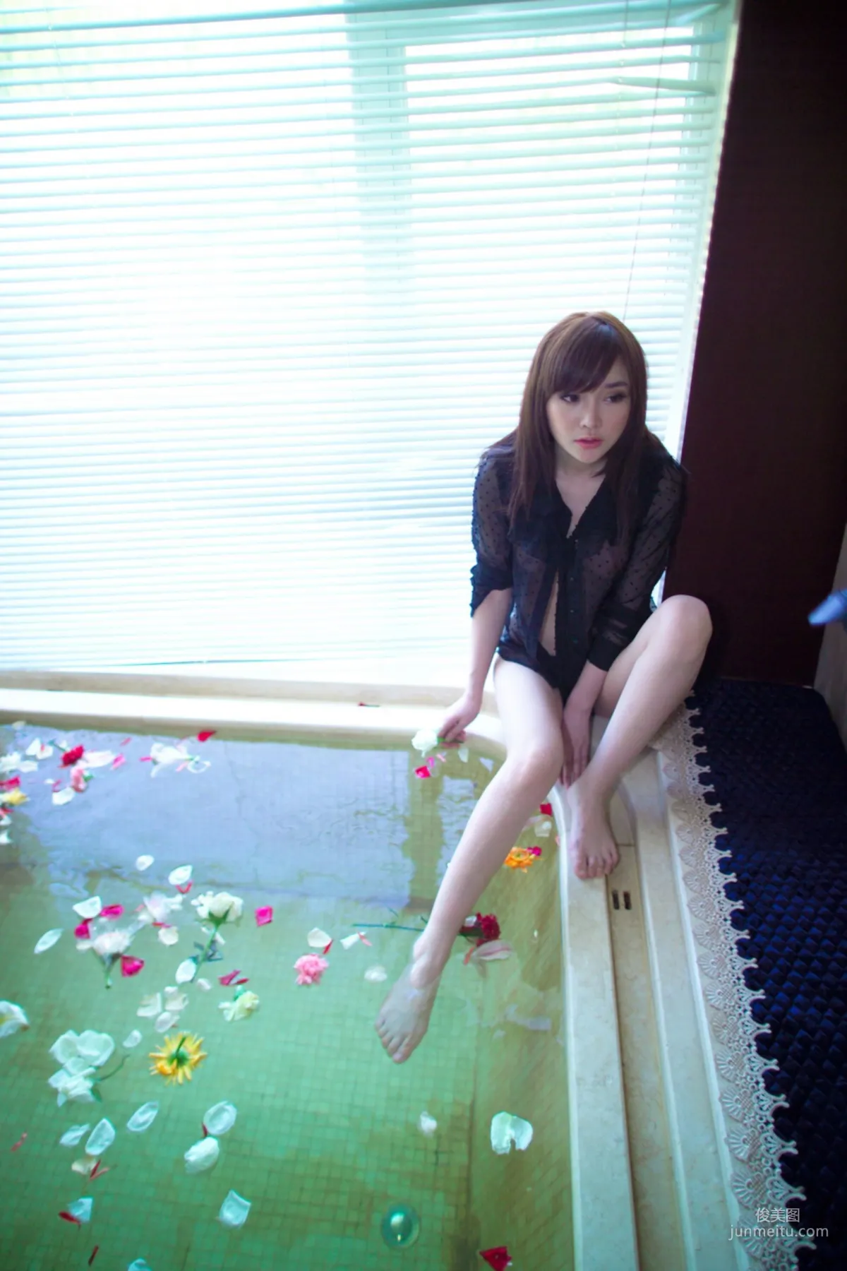 Han Zixuan, Hotel Bathtub Private Shoot Set photo 46