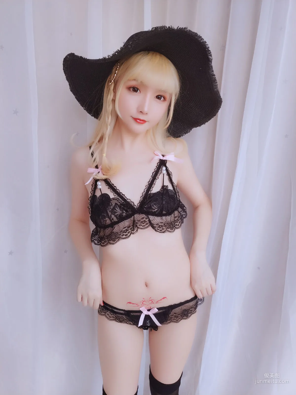 Coser Girl Xingzhi Chichi, Happy Holiday Pack [Cosplay] Photo Set photo 11