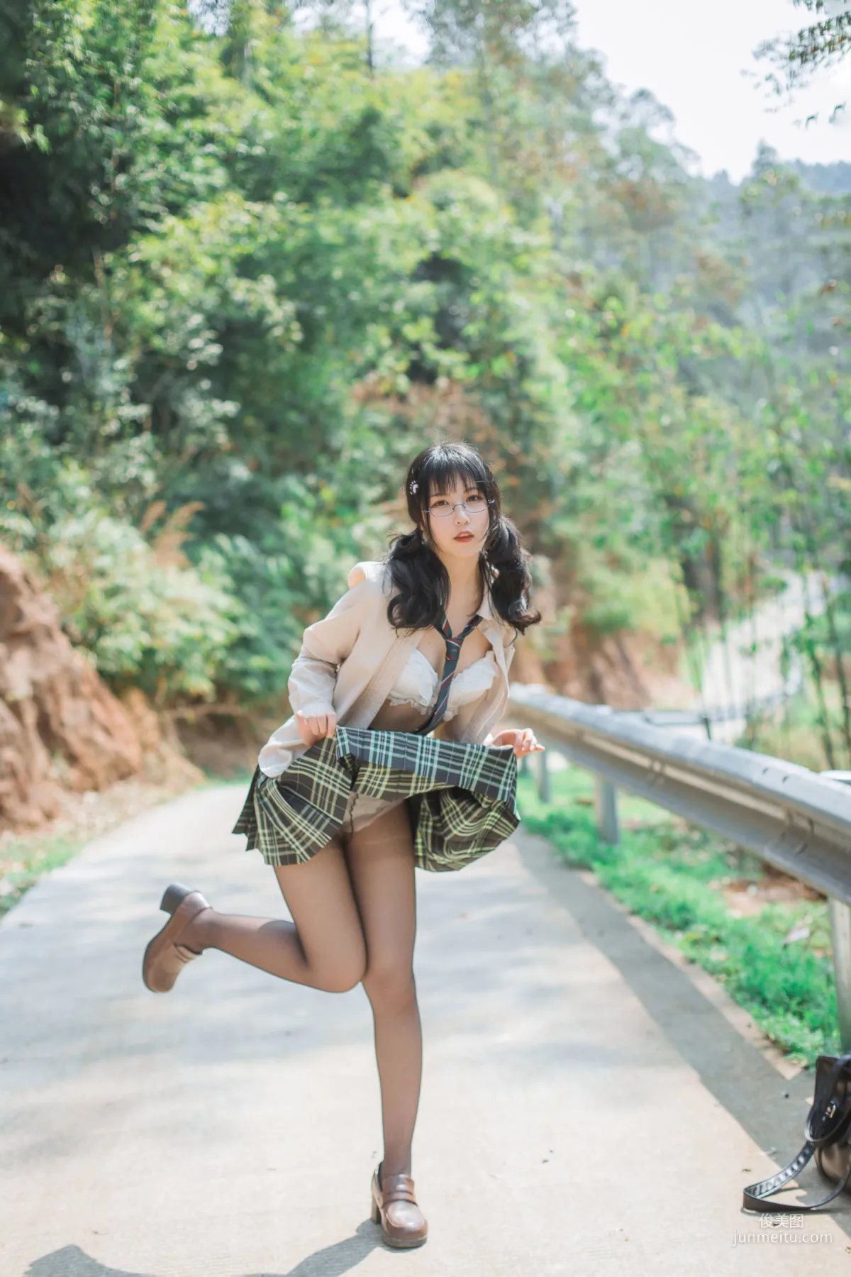 Zhuyue su: Web Idols photo 3
