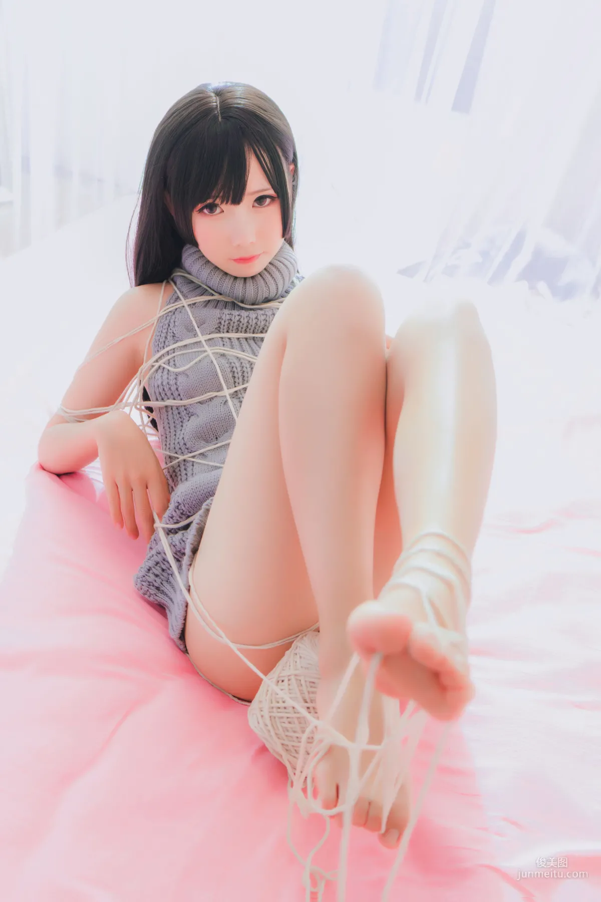 面餅仙兒《露背毛衣！！》 [福利COSPLAY] 寫真集 19