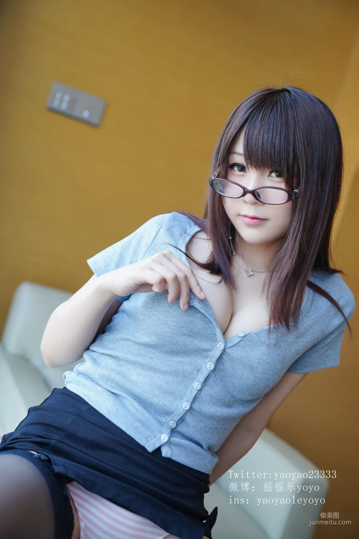 COSER摇摇乐yoyo《制服御姐》 [COSPLAY福利] 写真集9