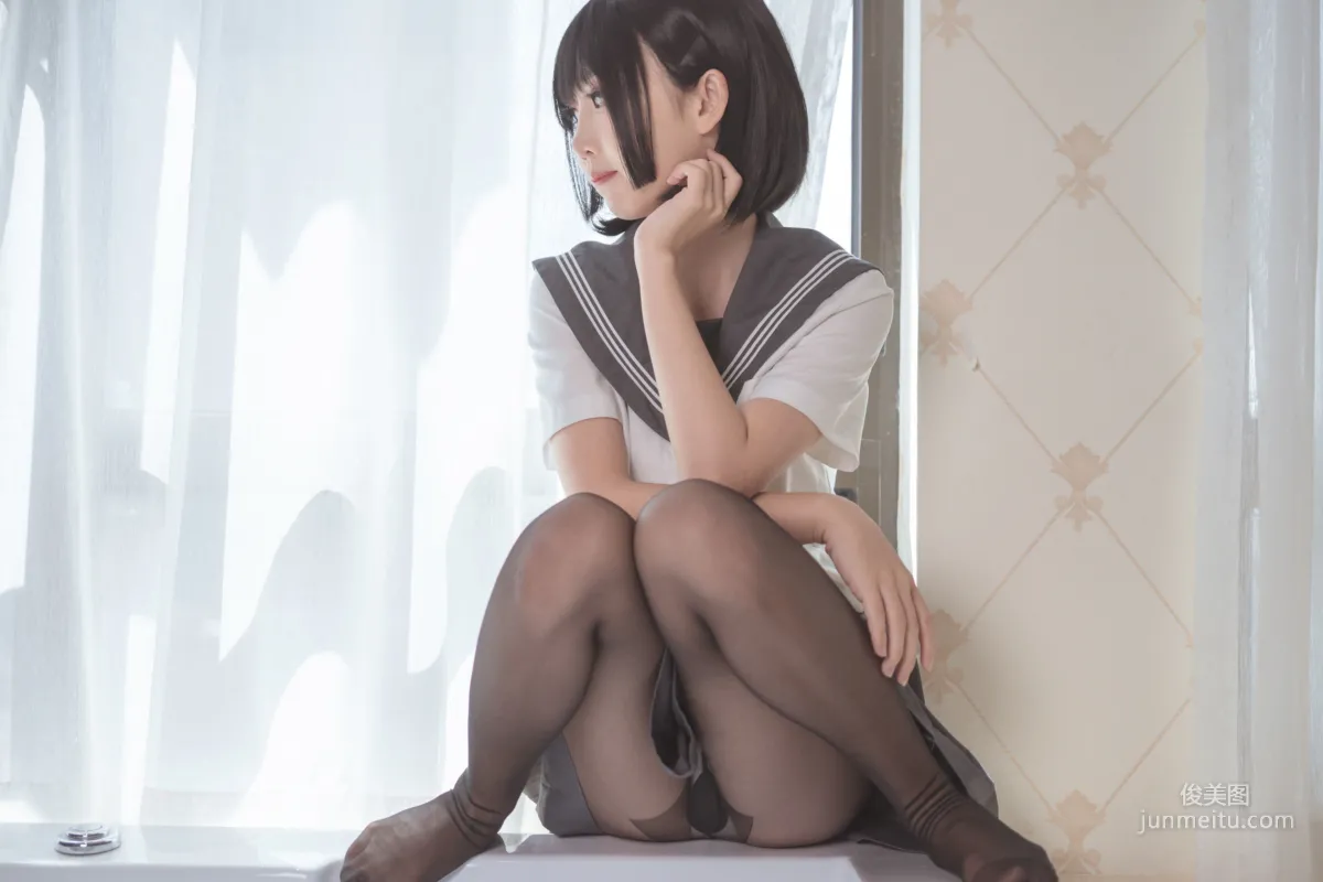 面餅仙兒《腦内少女 黑絲JK》 [福利COSPLAY] 寫真集 10
