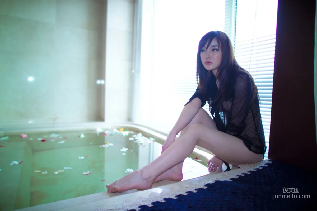 Han Zixuan, Hotel Bathtub Private Shoot Set photo 44