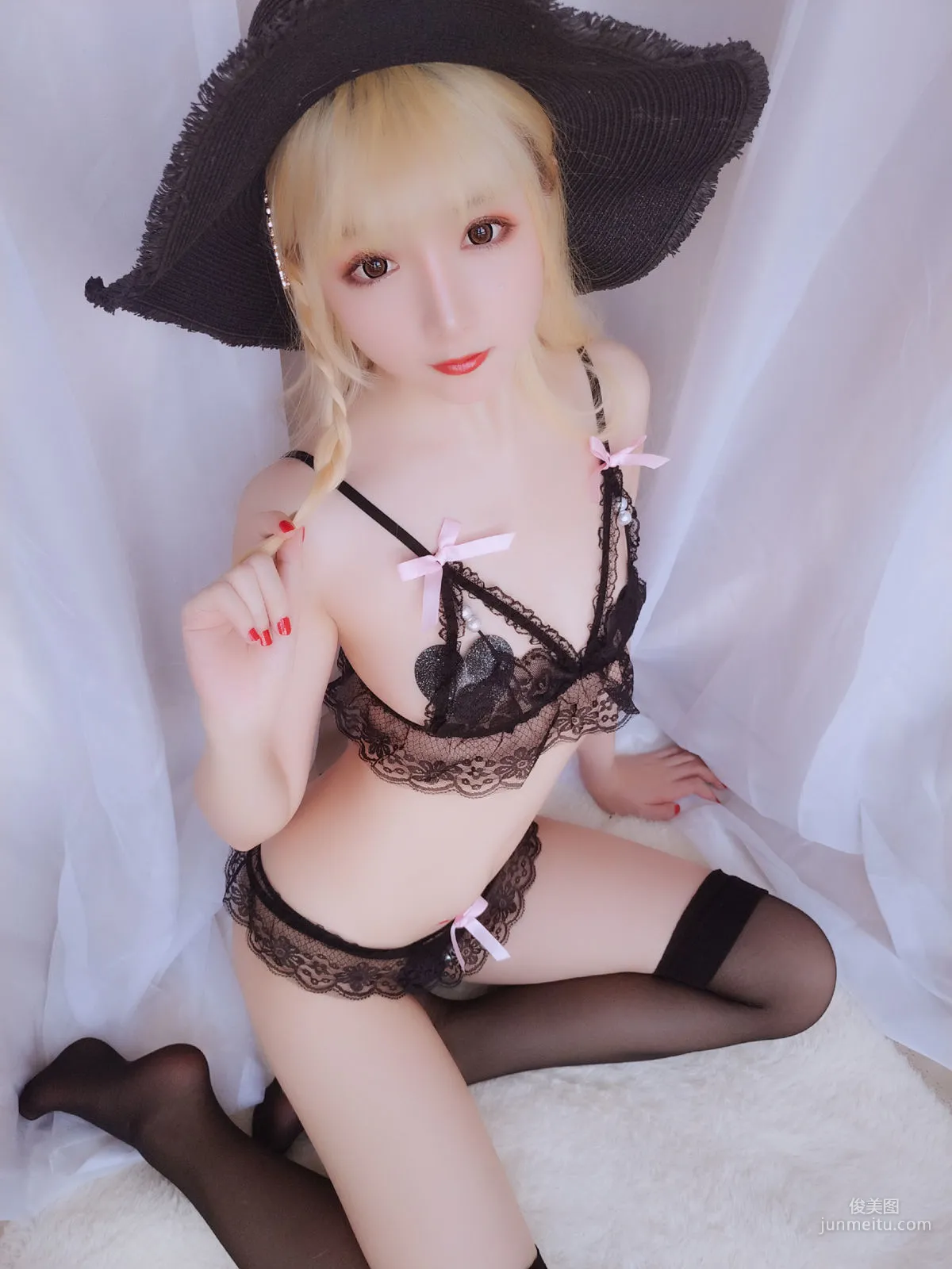 Coser Girl Xingzhi Chichi, Happy Holiday Pack [Cosplay] Photo Set photo 36