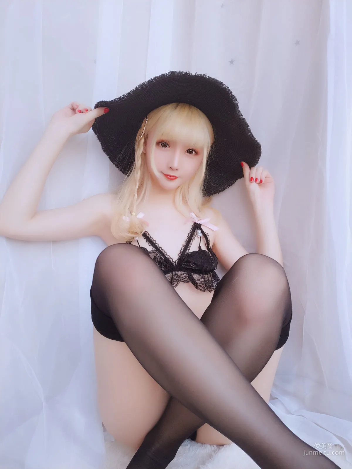 Coser Girl Xingzhi Chichi, Happy Holiday Pack [Cosplay] Photo Set photo 23
