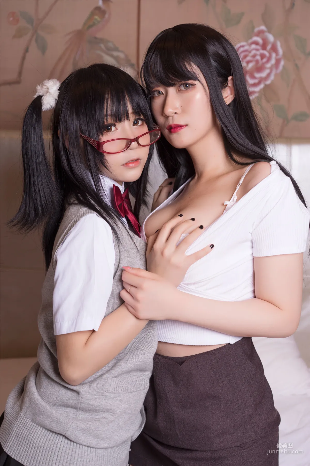 COSER Baiyin 81 & Yao Yaole, Sisters Silk Seduction [Cosplay Bonus] Photo Set photo 54