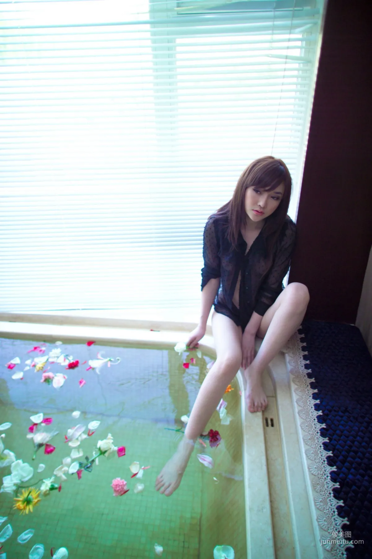 Han Zixuan, Hotel Bathtub Private Shoot Set photo 47