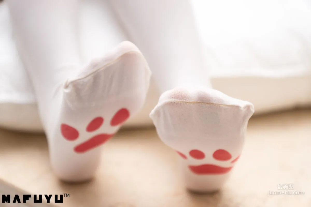 Shenle Banzhen Dong "Cat Claw White Stockings Series" [COSPLAY Beauty] Photo Set photo 17