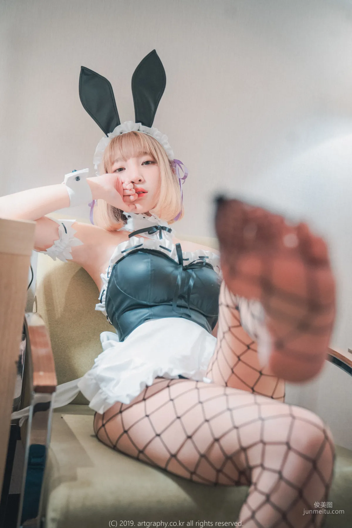 Big-Bust Jiang Renqing, Thong + T-Shirt + Fishnet Stockings Bunny Girl [ARTGRAVIA] Photo Set photo 28