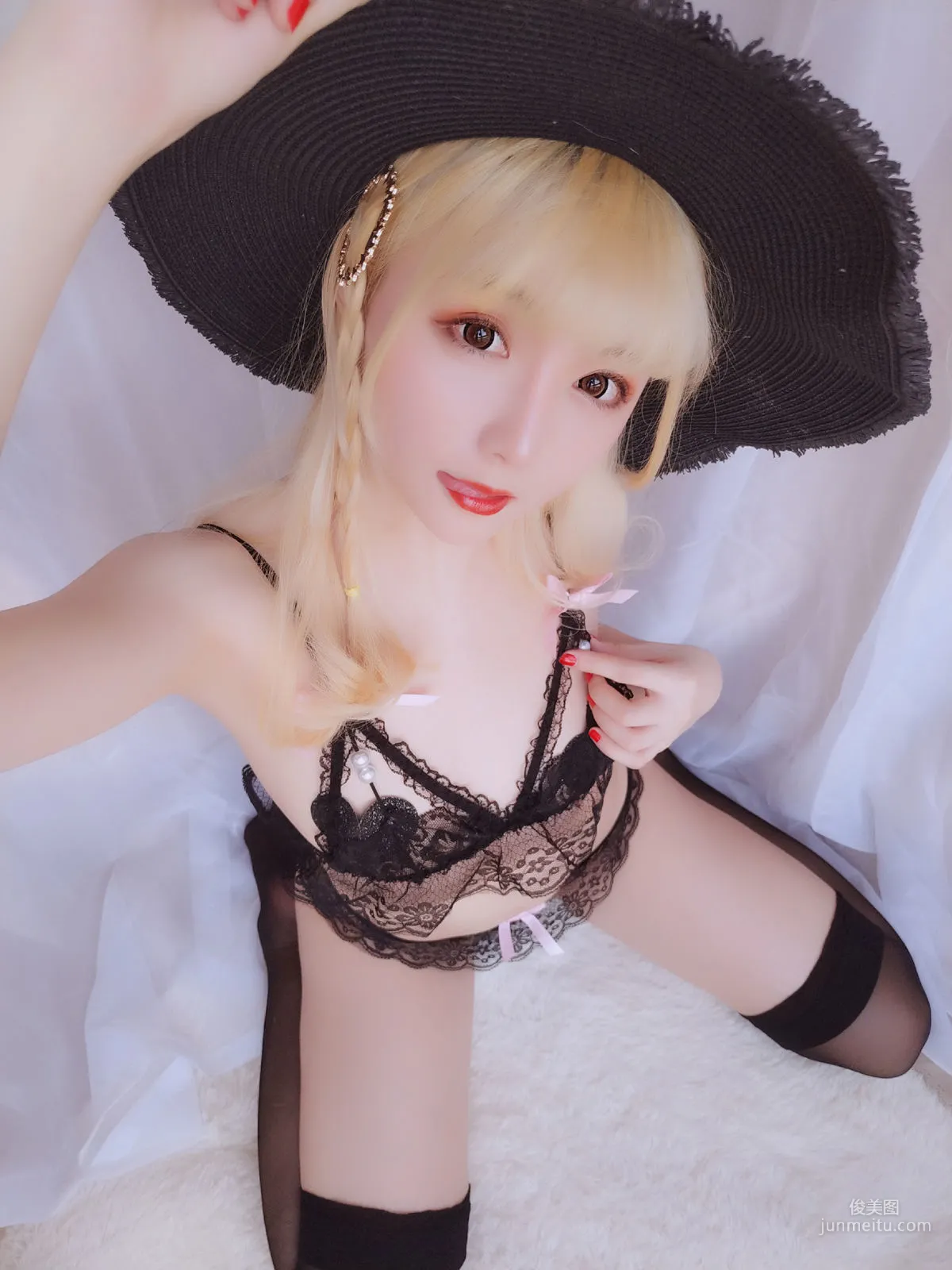 Coser Girl Xingzhi Chichi, Happy Holiday Pack [Cosplay] Photo Set photo 32