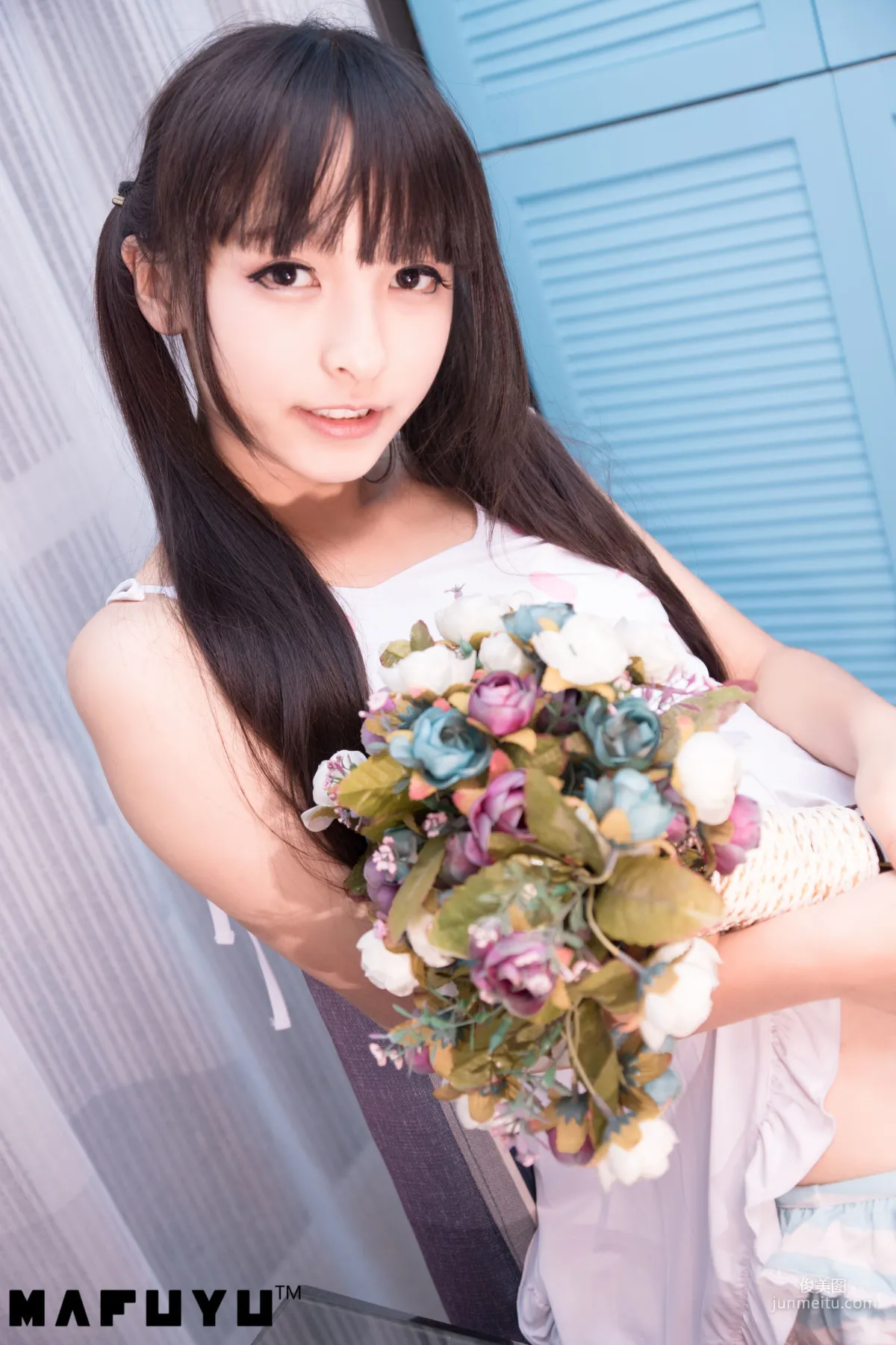 神楽坂真冬《藍白條紋系列》 [COSPLAY少女] 寫真集 54
