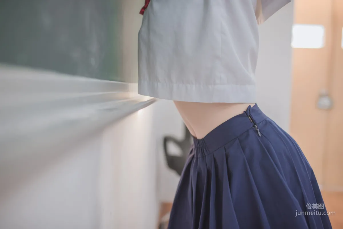 白金Saki《蘑菇頭黑絲JK》 [COSPLAY福利] 寫真集 19