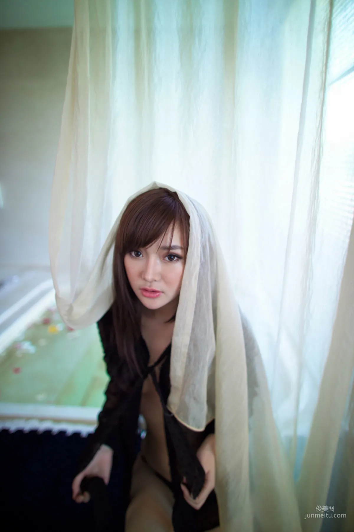 Han Zixuan, Hotel Bathtub Private Shoot Set photo 36