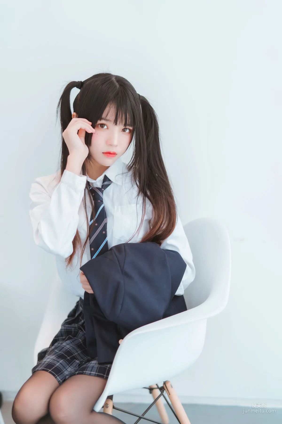 Ying Taomiao: Web Idols photo 3