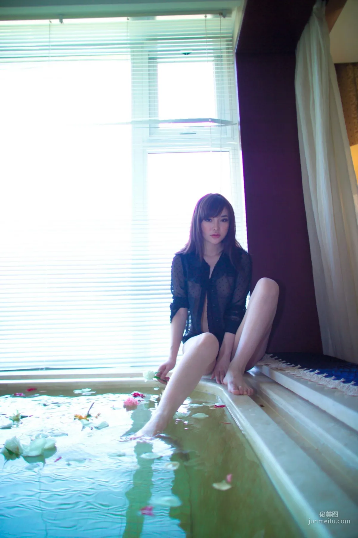 Han Zixuan, Hotel Bathtub Private Shoot Set photo 45