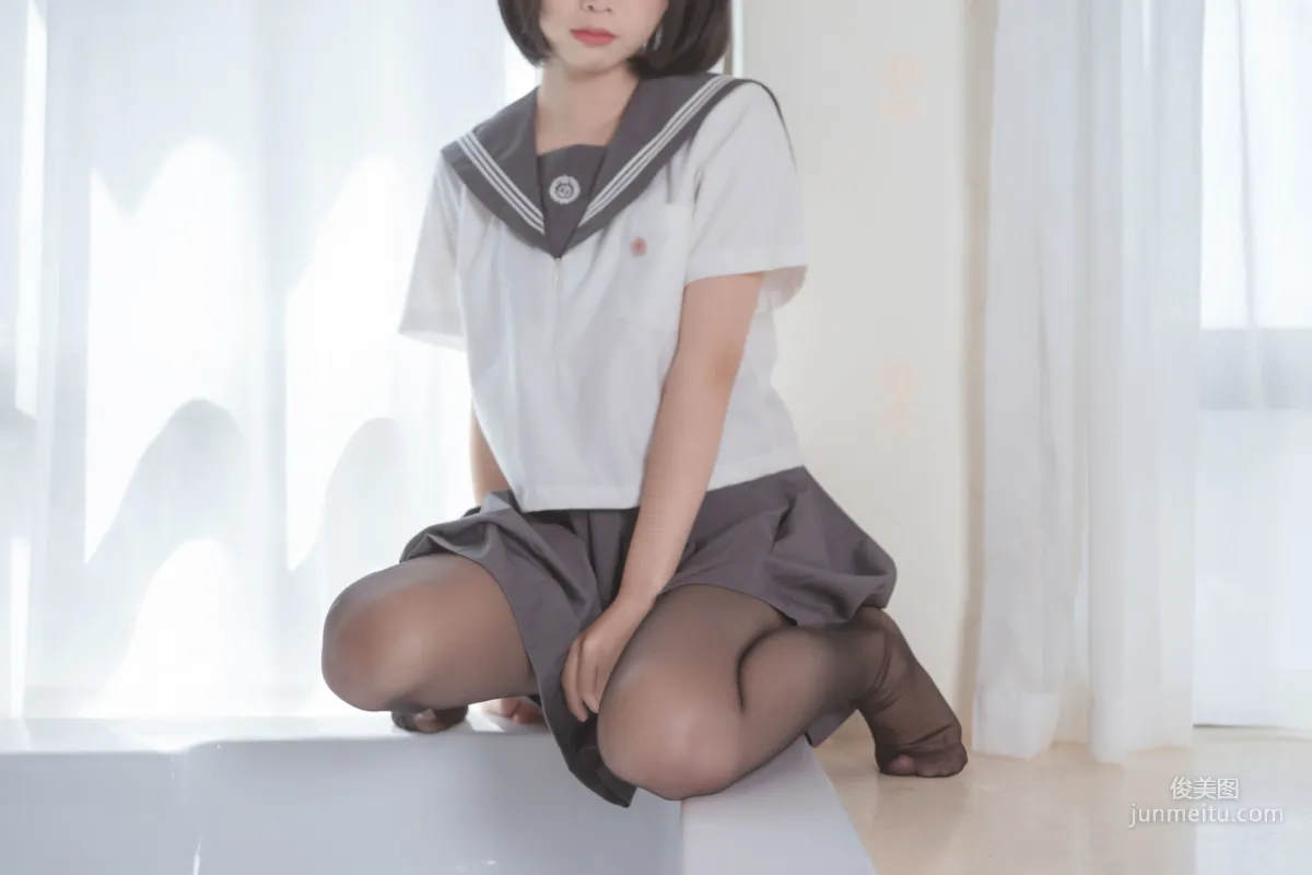 面餅仙兒《腦内少女 黑絲JK》 [福利COSPLAY] 寫真集 9