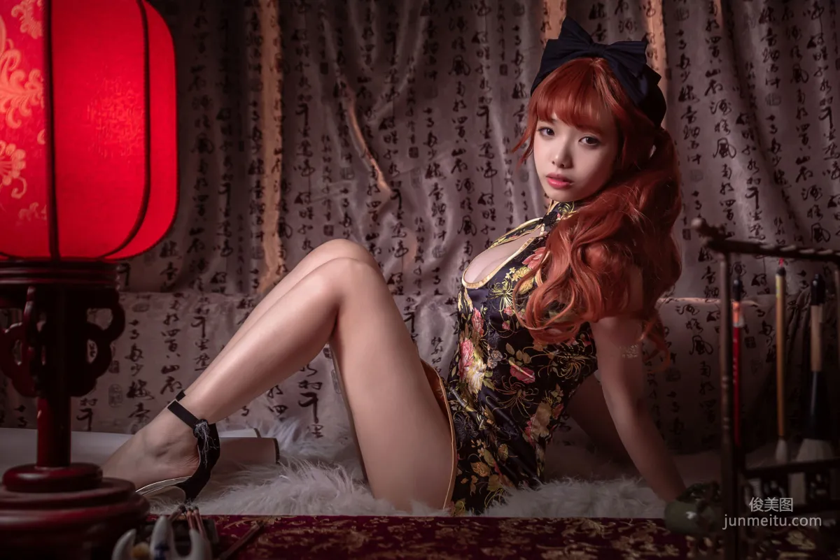 Wenmei, Low-Cut and Bare Feet [COSPLAY] Photo Set photo 8
