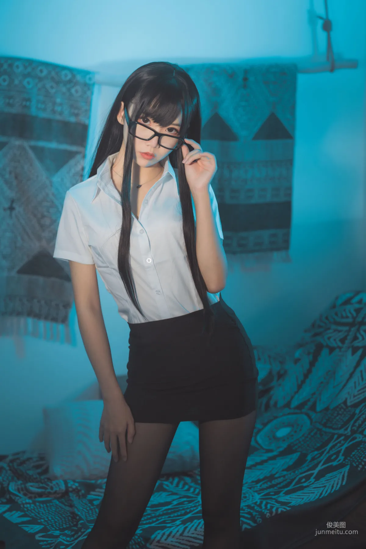 面饼仙儿《黑丝OL》 [福利COSPLAY] 写真集1