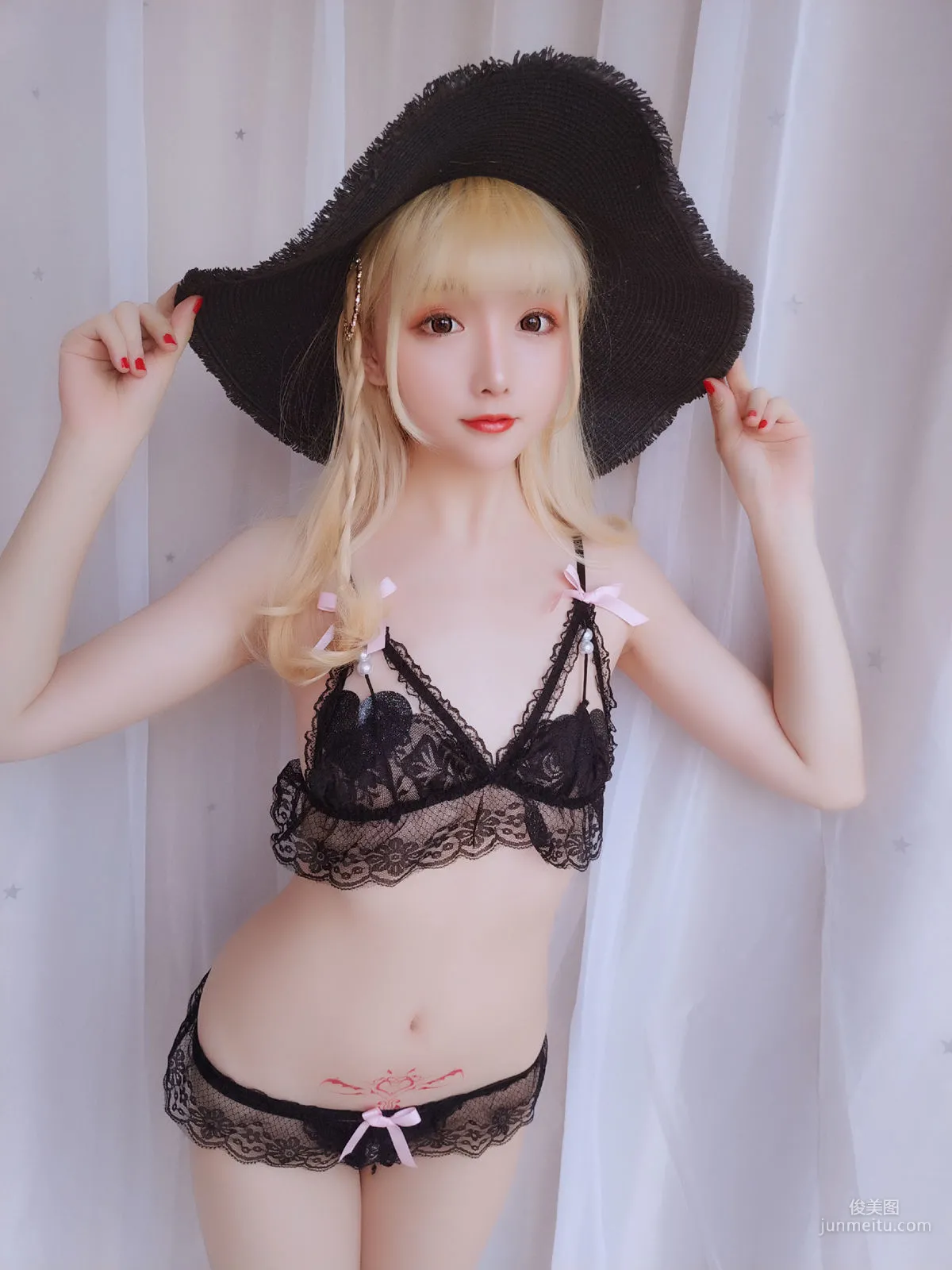 Coser Girl Xingzhi Chichi, Happy Holiday Pack [Cosplay] Photo Set photo 2