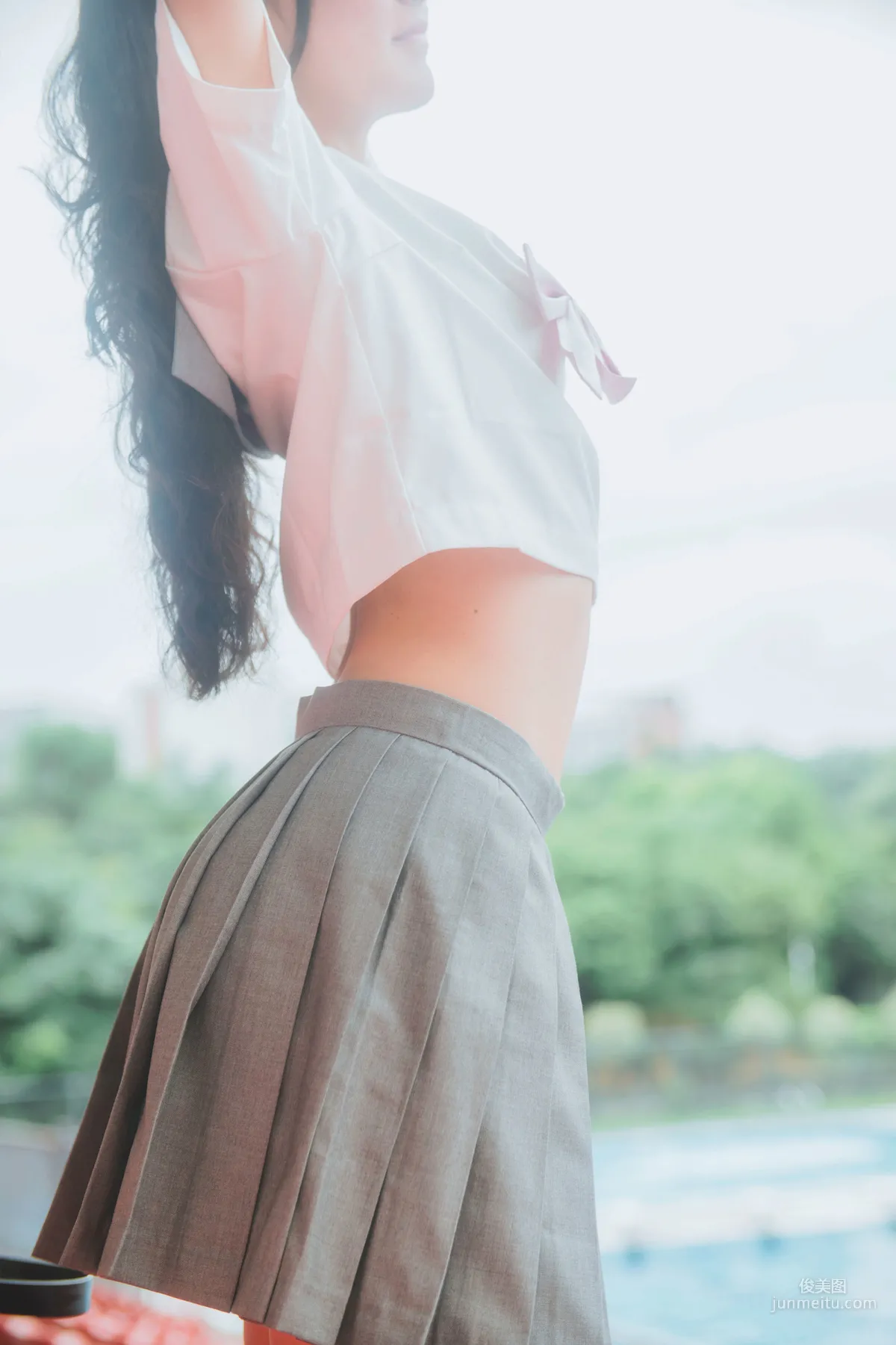 木綿綿OwO《灰色JK制服》 [COSER美女] 寫真集 2
