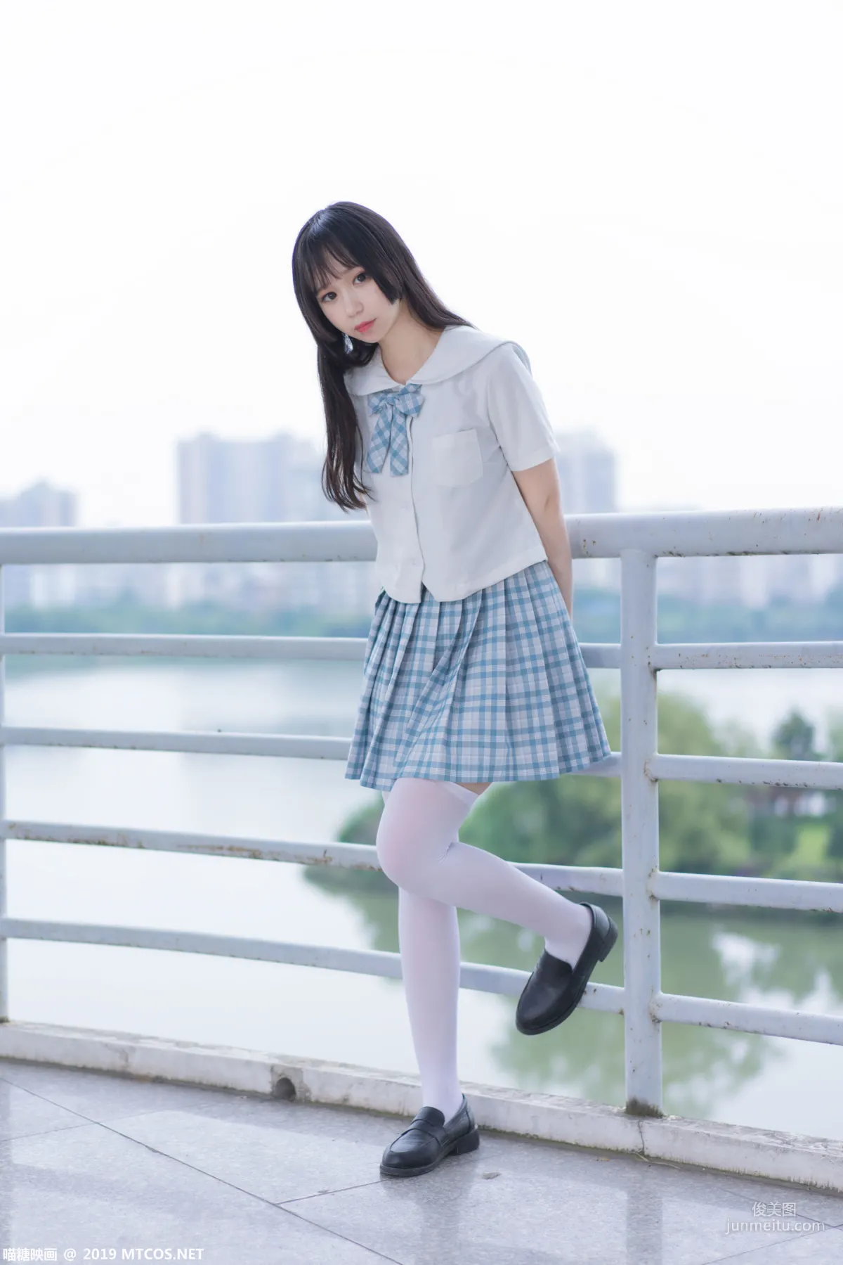 《白丝格子裙少女》 [喵糖映画] VOL.015 写真集7