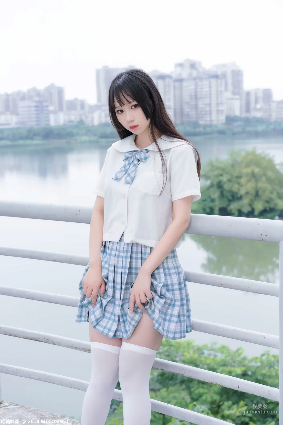 《白丝格子裙少女》 [喵糖映画] VOL.015 写真集11