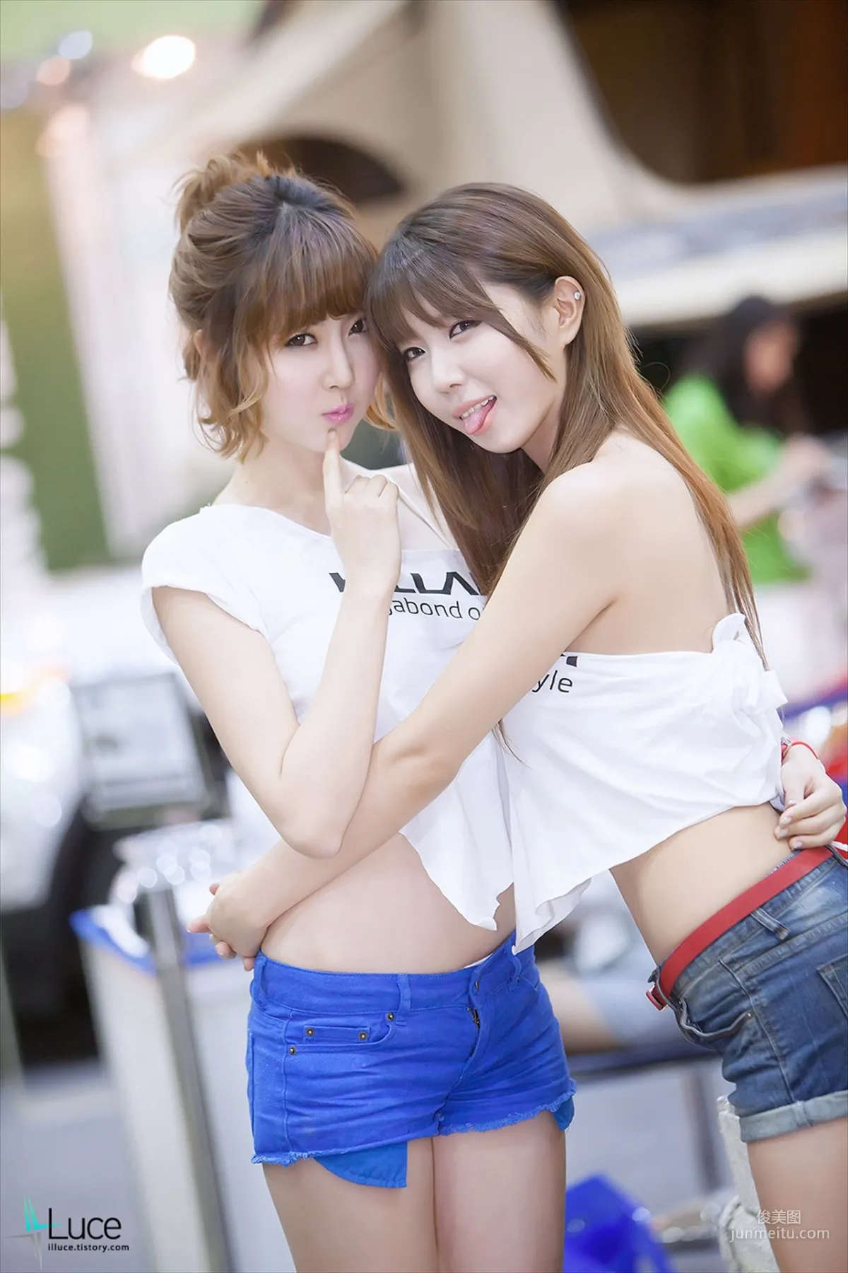 Heo Yun Mi, Sexy White Shirt Denim Shorts Street Car Show [Korean Booth Beauty] Photo Pictures photo 68