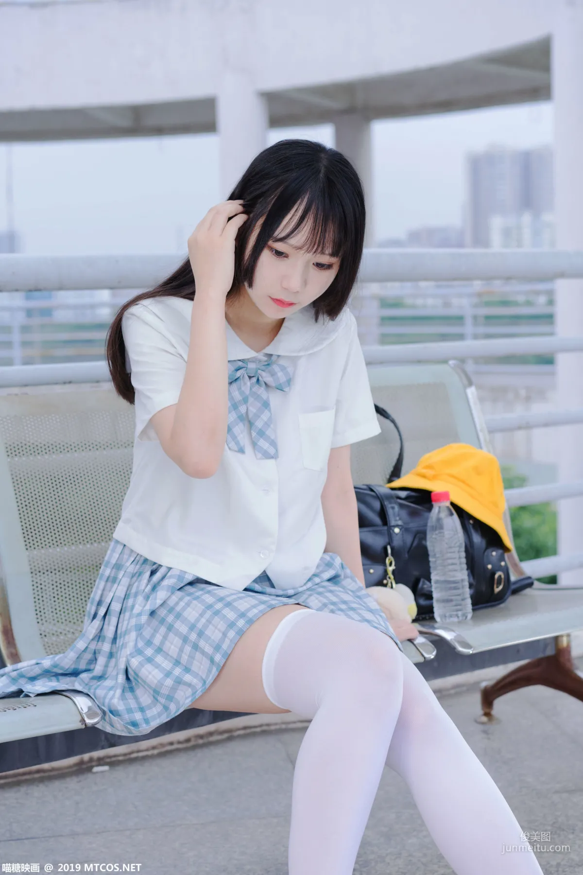 《白丝格子裙少女》 [喵糖映画] VOL.015 写真集23