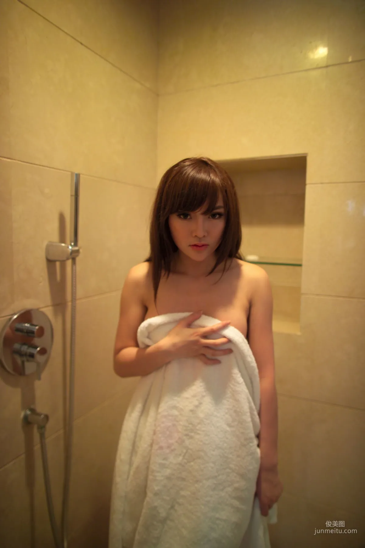 Han Zixuan, Hotel Bathtub Private Shoot Set photo 97