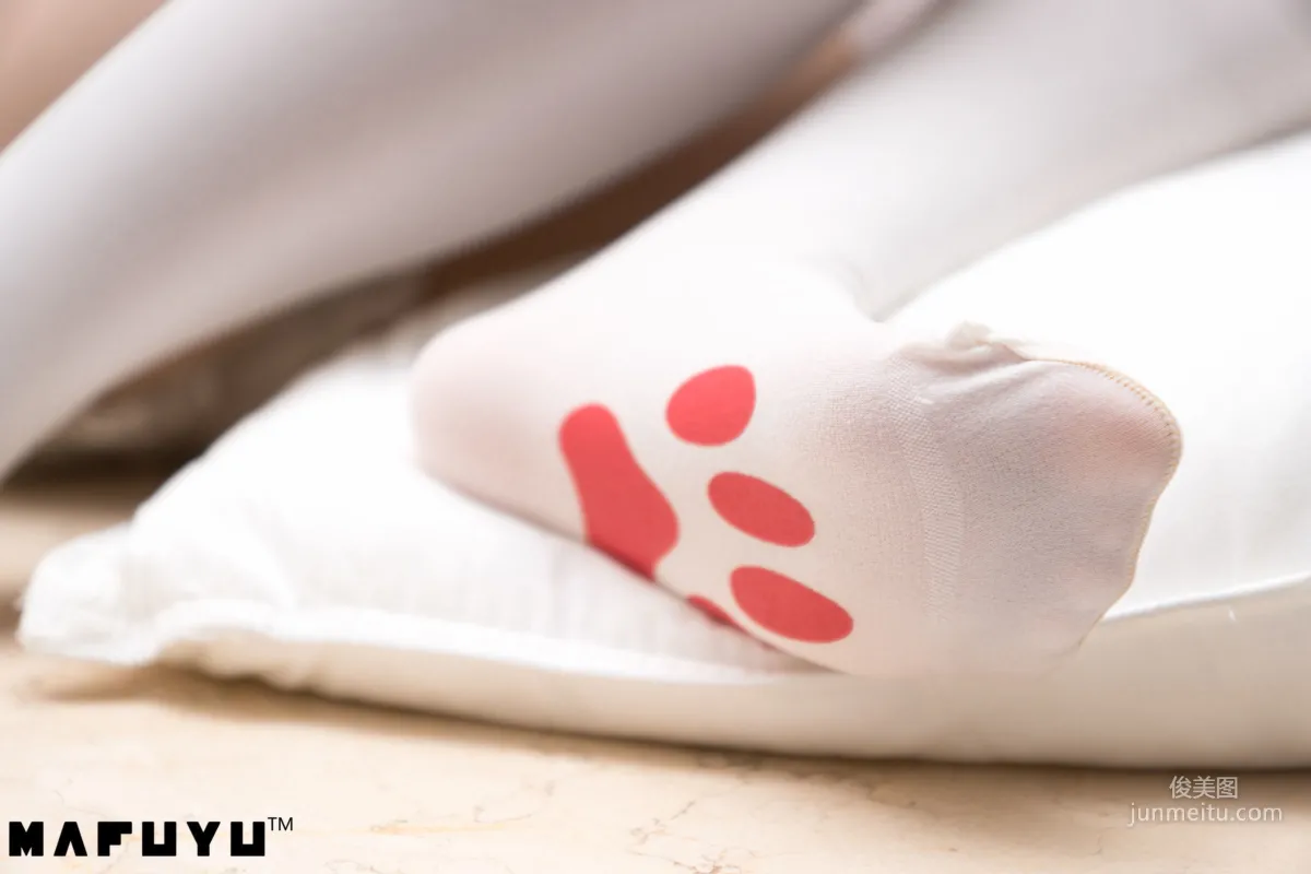 Shenle Banzhen Dong "Cat Claw White Stockings Series" [COSPLAY Beauty] Photo Set photo 45