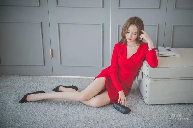李妍靜《韓國絕美氣質女神2》寫真集