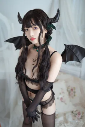 雯妹不講道理《魅魔 Proud devil》  [COSPLAY福利] 寫真集