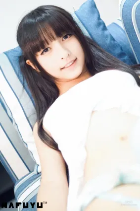 神楽坂真冬《藍白條紋系列》  [COSPLAY少女] 寫真集