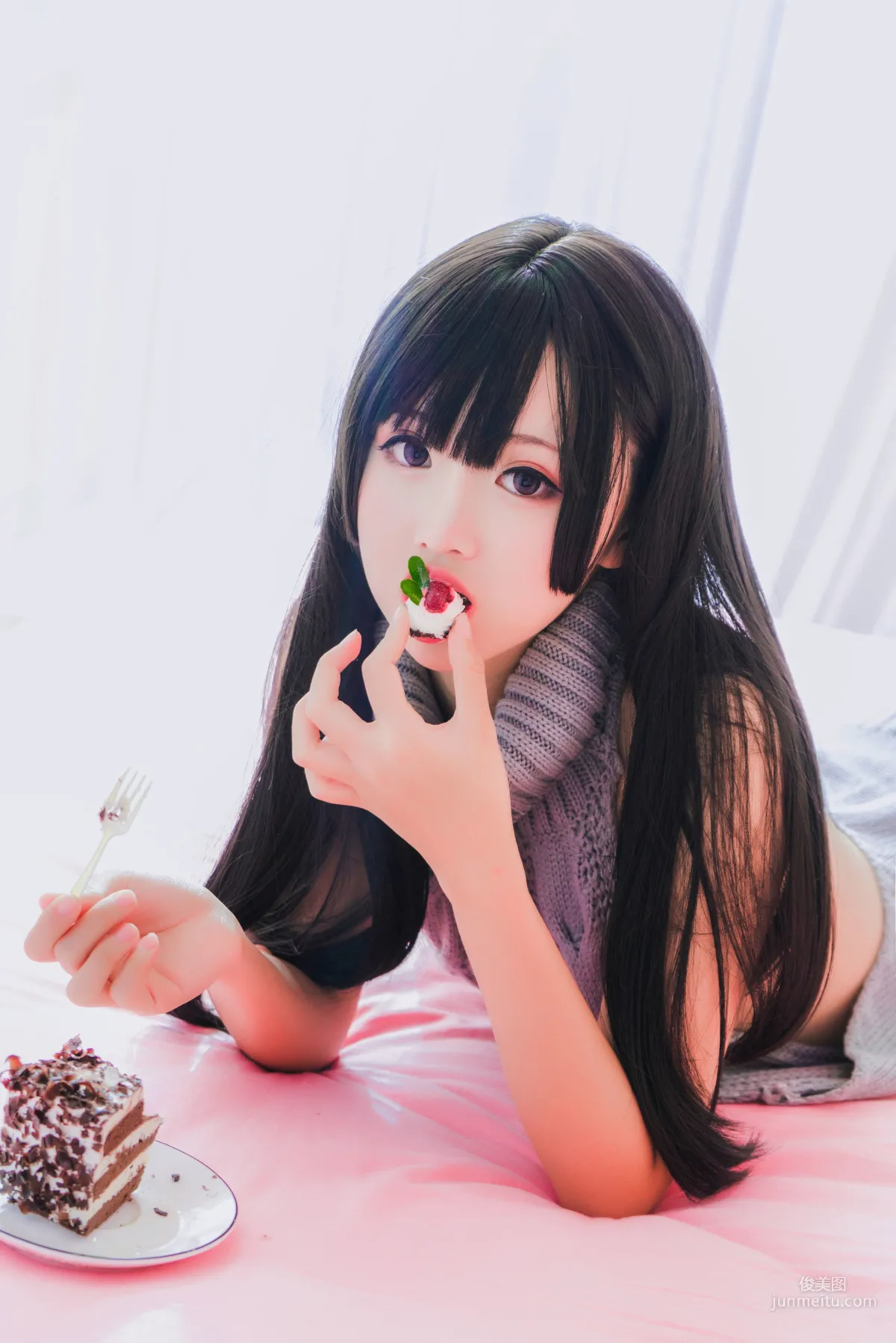 面饼仙儿《露背毛衣！！》 [福利COSPLAY] 写真集1