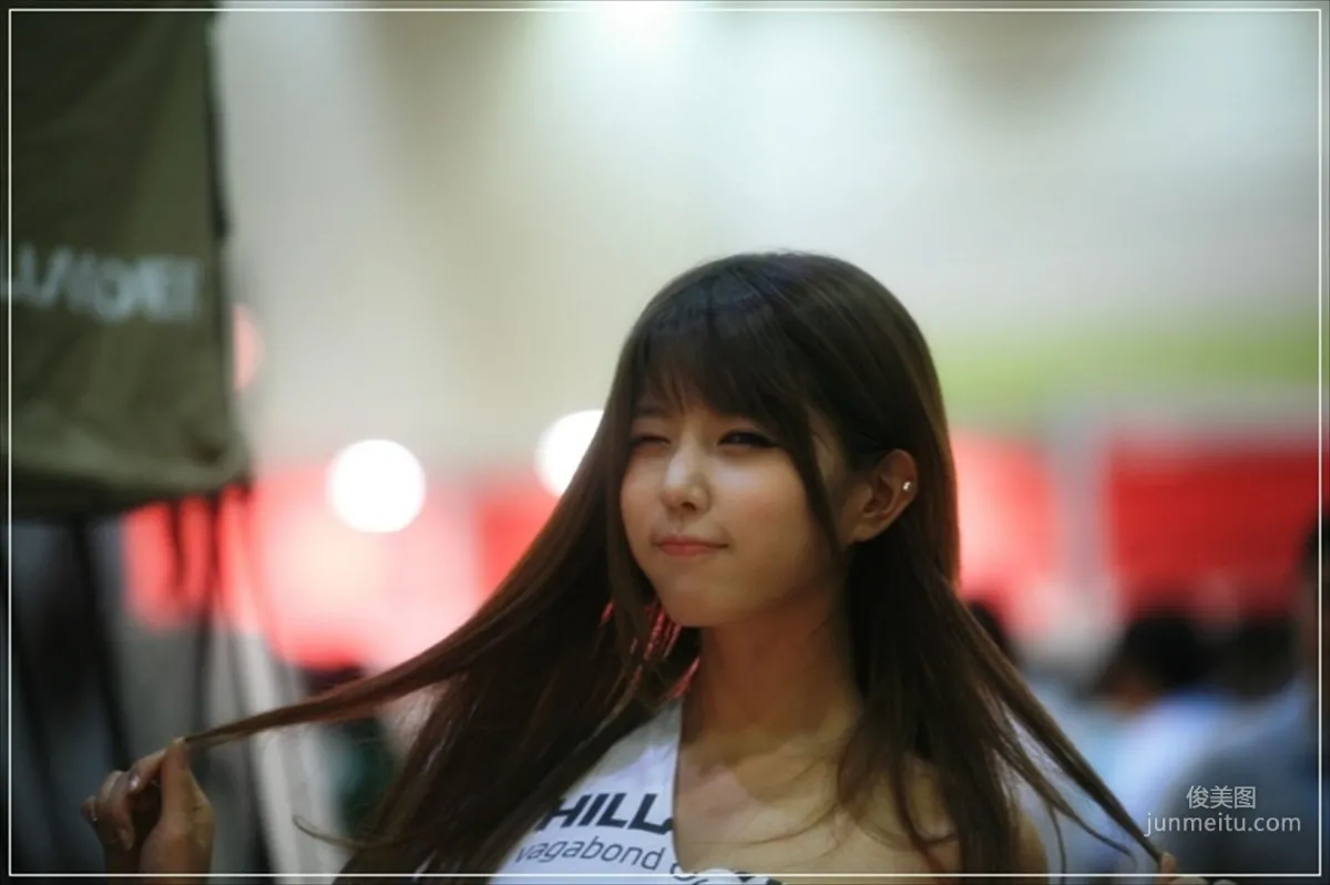 Heo Yun Mi, Sexy White Shirt Denim Shorts Street Car Show [Korean Booth Beauty] Photo Pictures photo 77