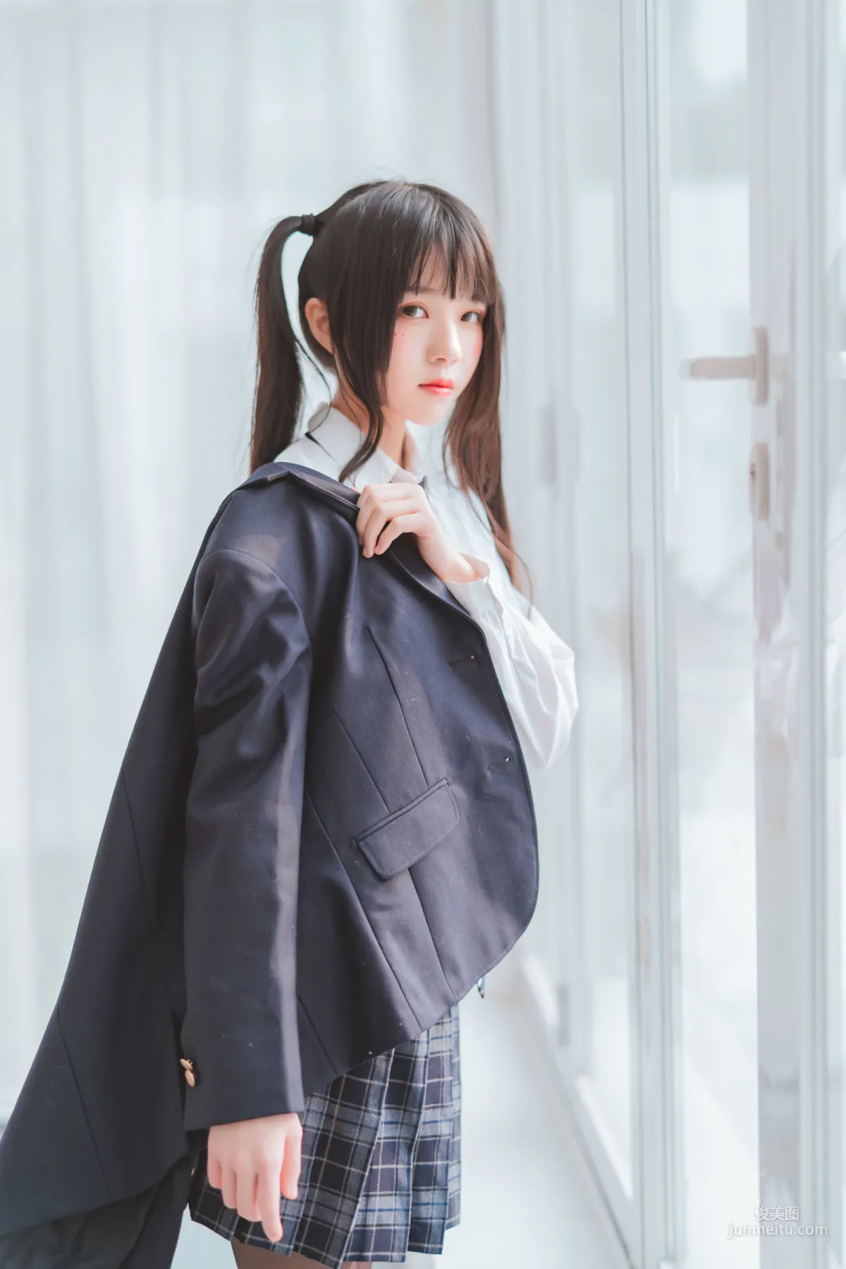 桜桃喵《冬季制服絲秀》 [COSPLAY美女] 寫真集 14