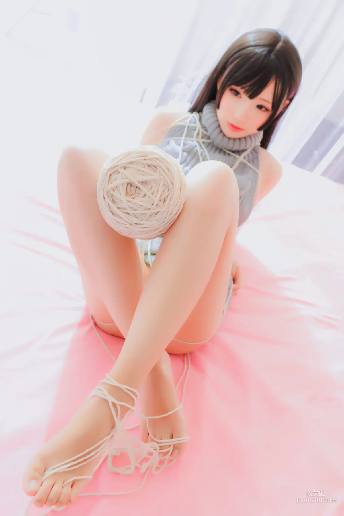 面餅仙兒《露背毛衣！！》 [福利COSPLAY] 寫真集 15
