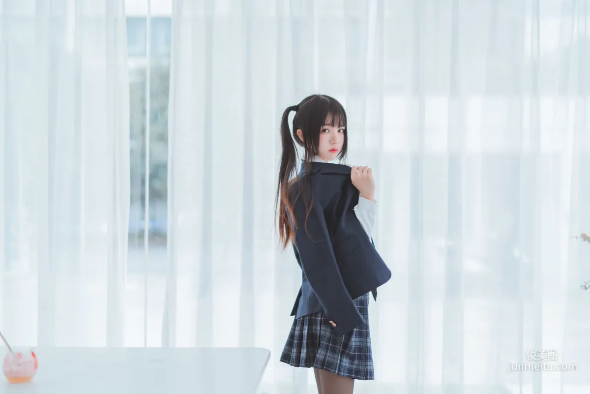 桜桃喵《冬季制服絲秀》 [COSPLAY美女] 寫真集 7