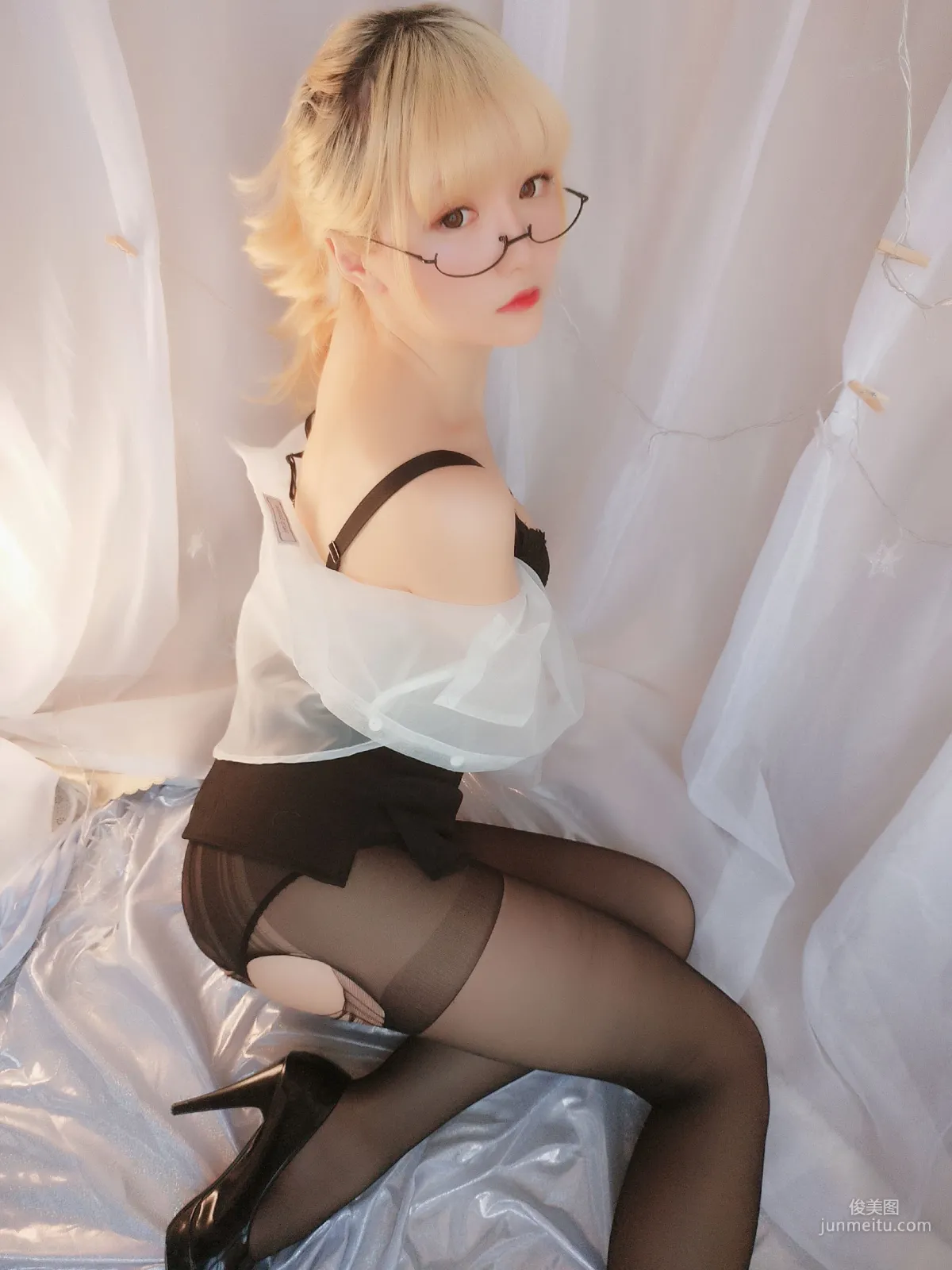 星之遲遲 《今晚加班包》 [福利COSPLAY] 寫真集 33