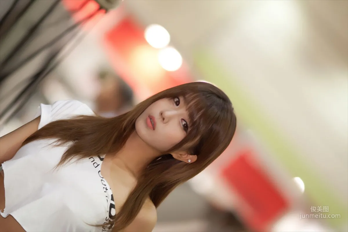 Heo Yun Mi, Sexy White Shirt Denim Shorts Street Car Show [Korean Booth Beauty] Photo Pictures photo 87