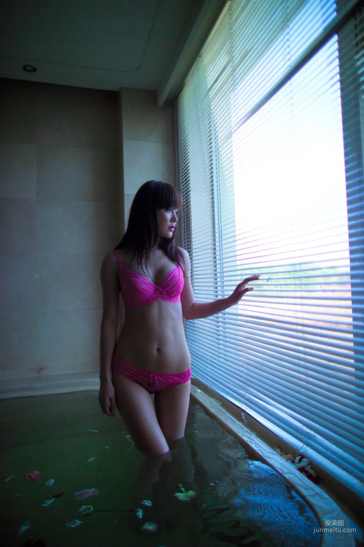 Han Zixuan, Hotel Bathtub Private Shoot Set photo 82