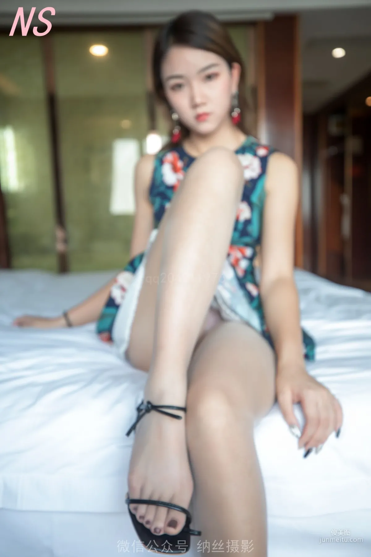 依依《超美腿無縫絲襪嫩腳》 [納絲攝影] 寫真集 18
